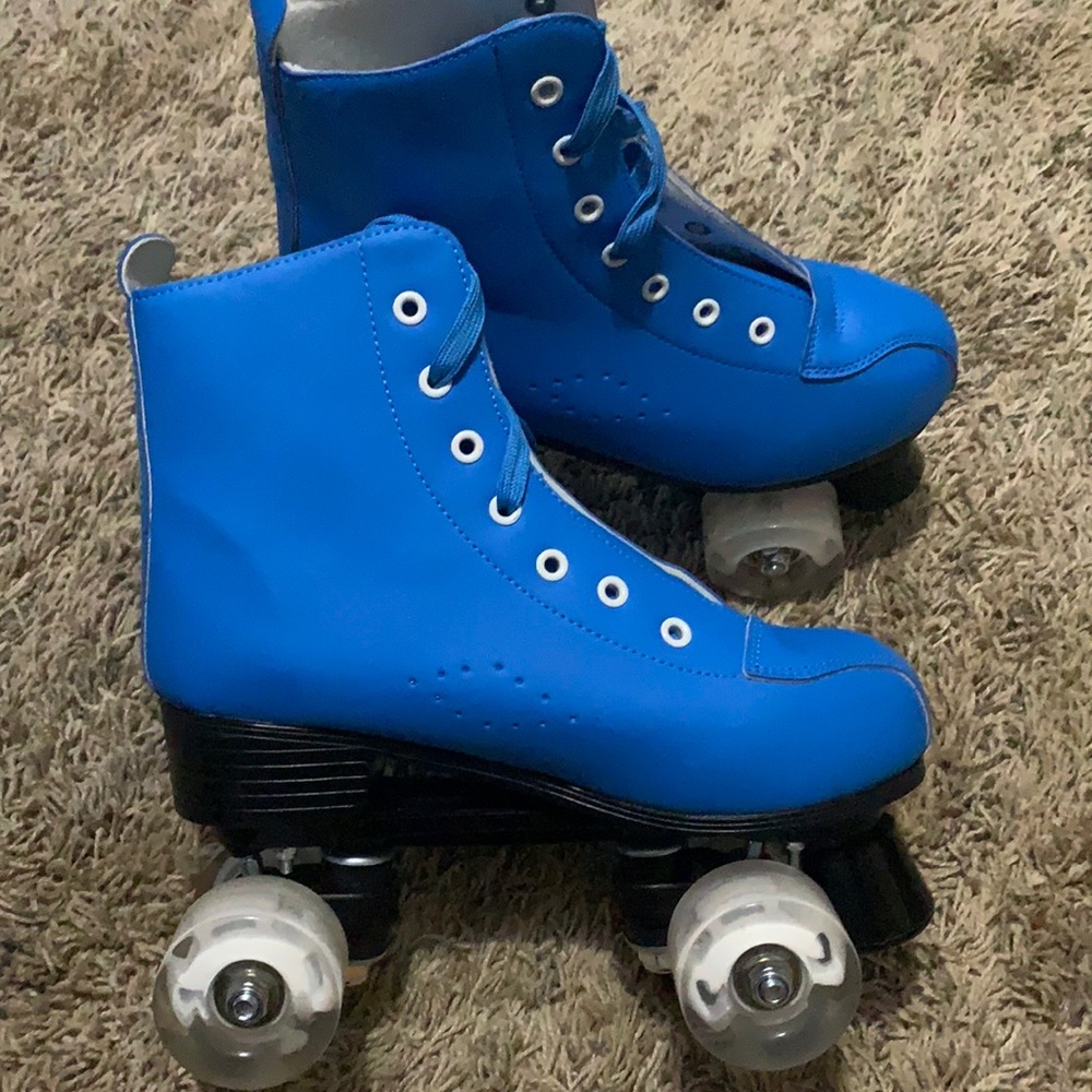 Light up roller skates size 9 women 7 men’s (39)